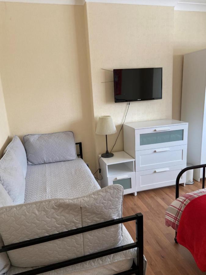 לונדון Streatham Common Bed & Breakfast מראה חיצוני תמונה